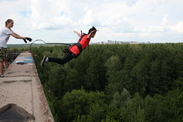 Прыжок c верёвкой (тарзанка, роупджампинг) в Калуге цены - Экстрим40